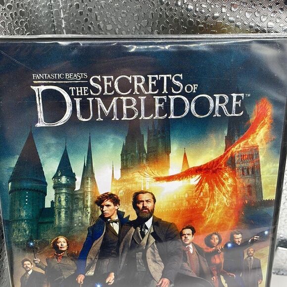 Fantastic Beasts The Secrets of Dumbledore DVD Movie (New) - Picture 2 of 11